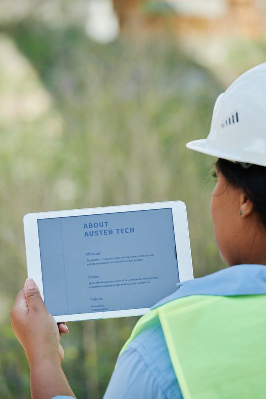 5 Signs Your Pool Service Needs a Digital Upgrade
